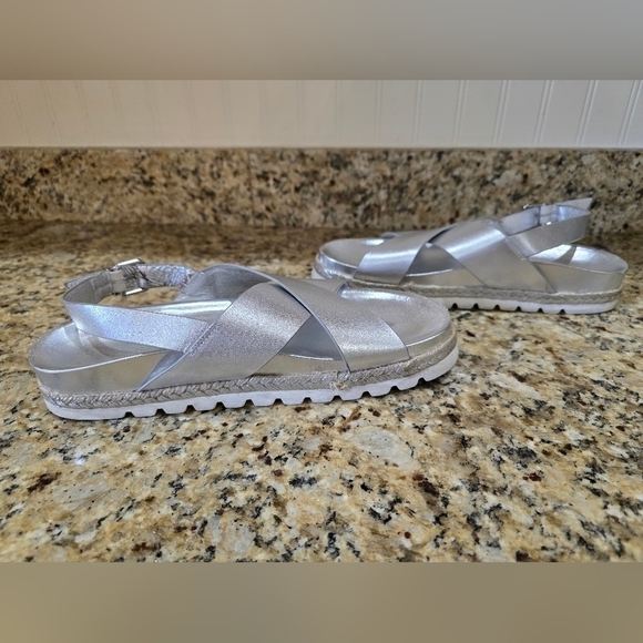 J/Slides Silver Strappy Platform Sandals Size 10 - Picture 4 of 5